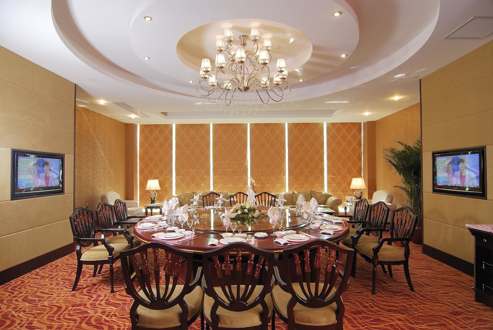 Poly Hotel Wuhan(Formely Poly White Rose Hotel) 19/31