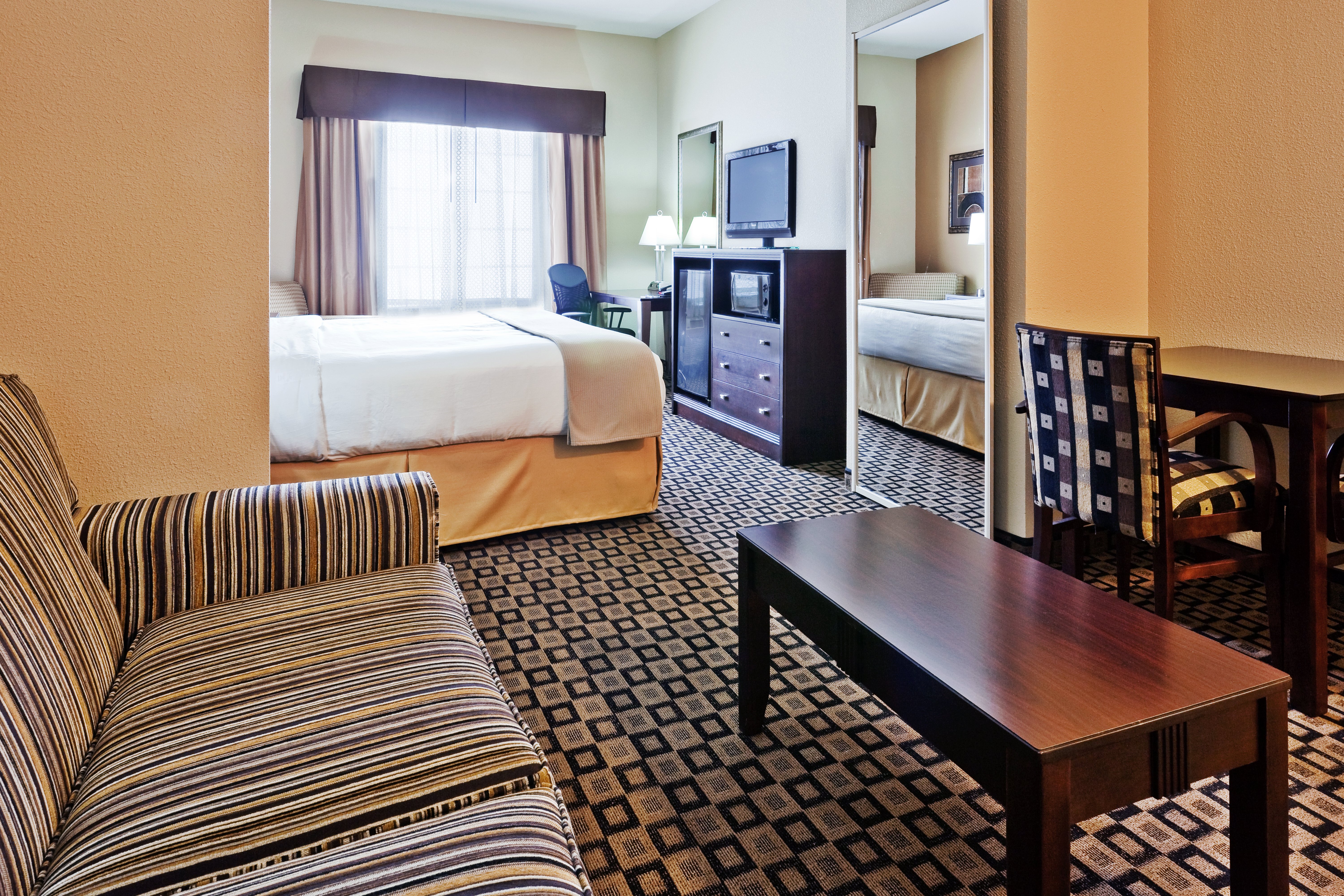 جناح بسرير كينج، Holiday Inn Express Hotel Suites Clovis 2/4