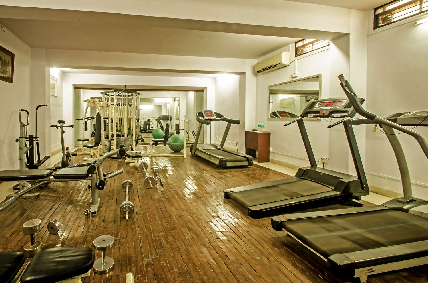 Quality Inn Regency Nasik 38/66