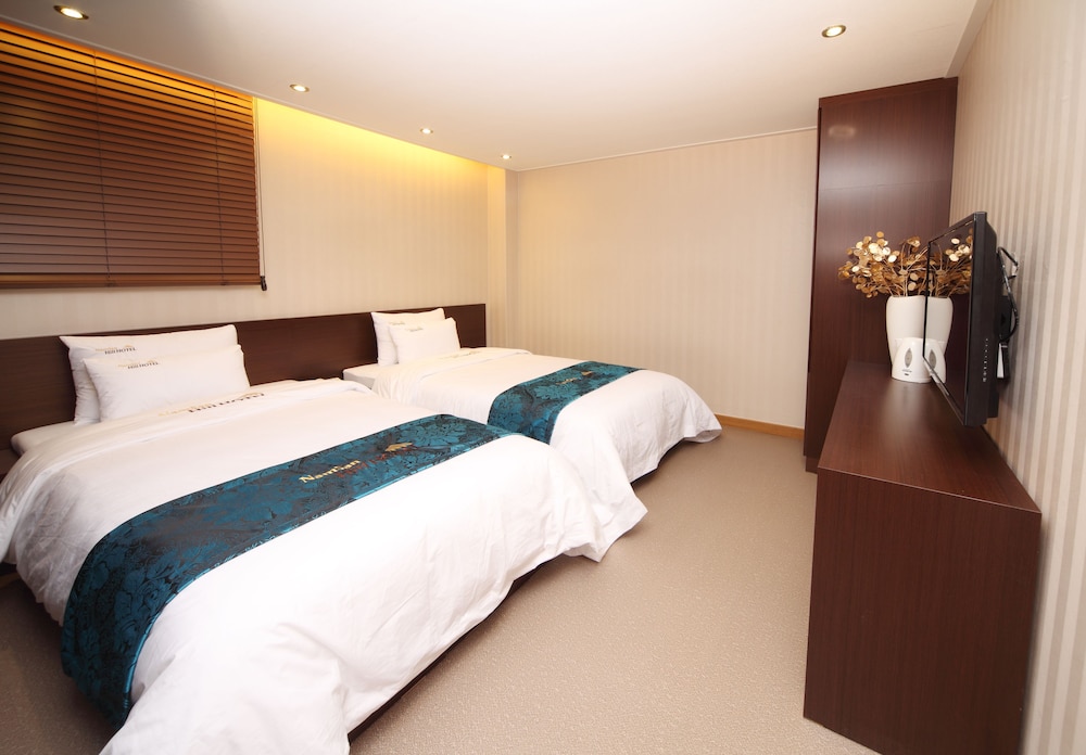 Namsan Hill Hotel 34/62