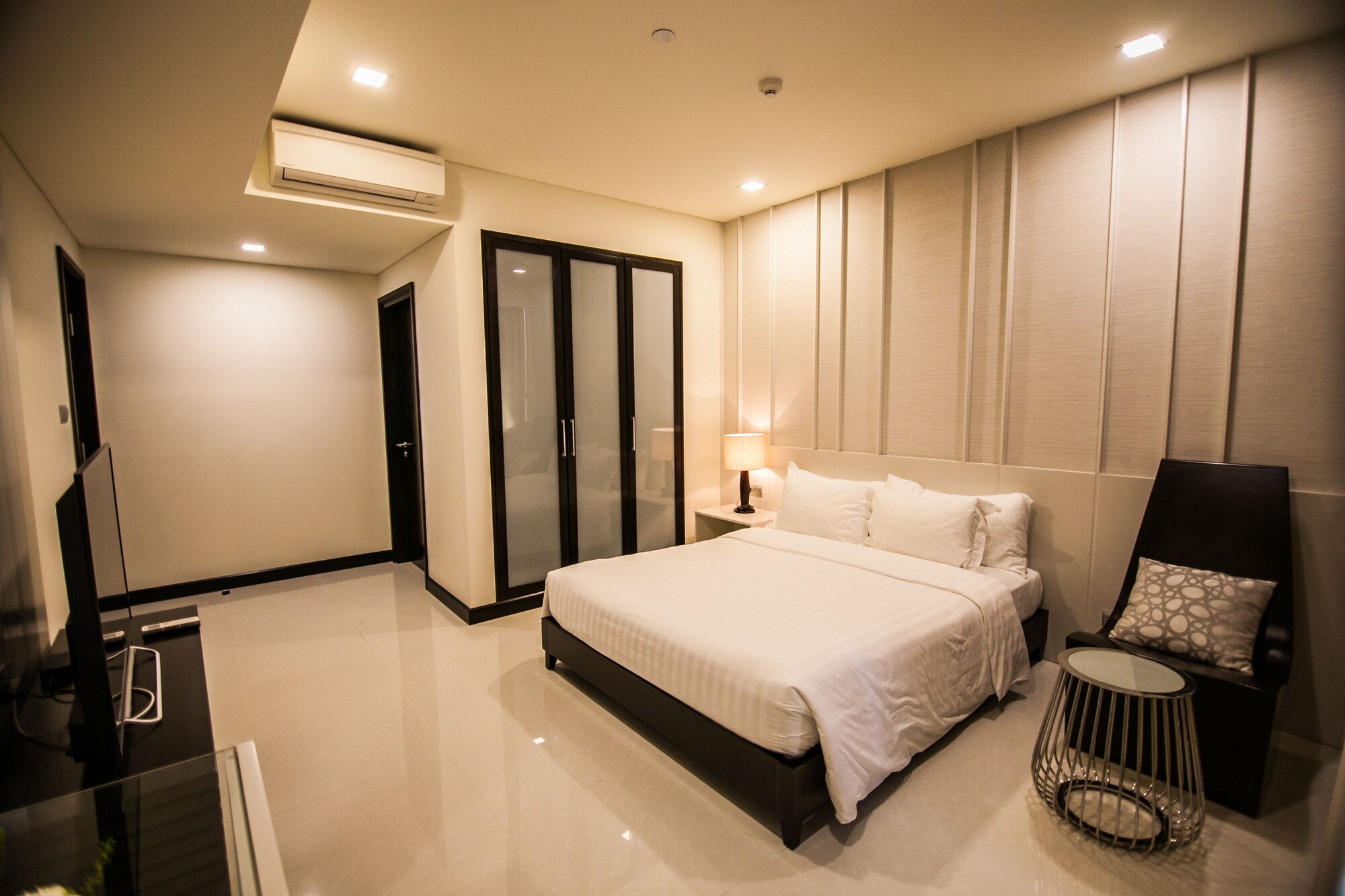 2 BEDROOMS, PREMIER, SUITE