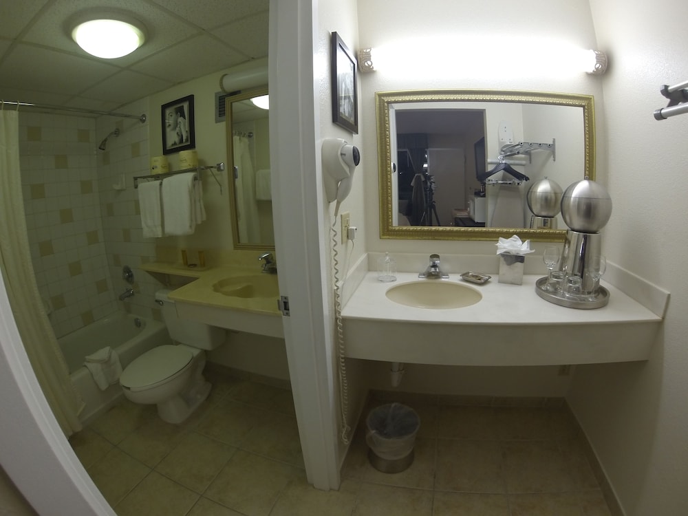 Floridian Hotel 69/71