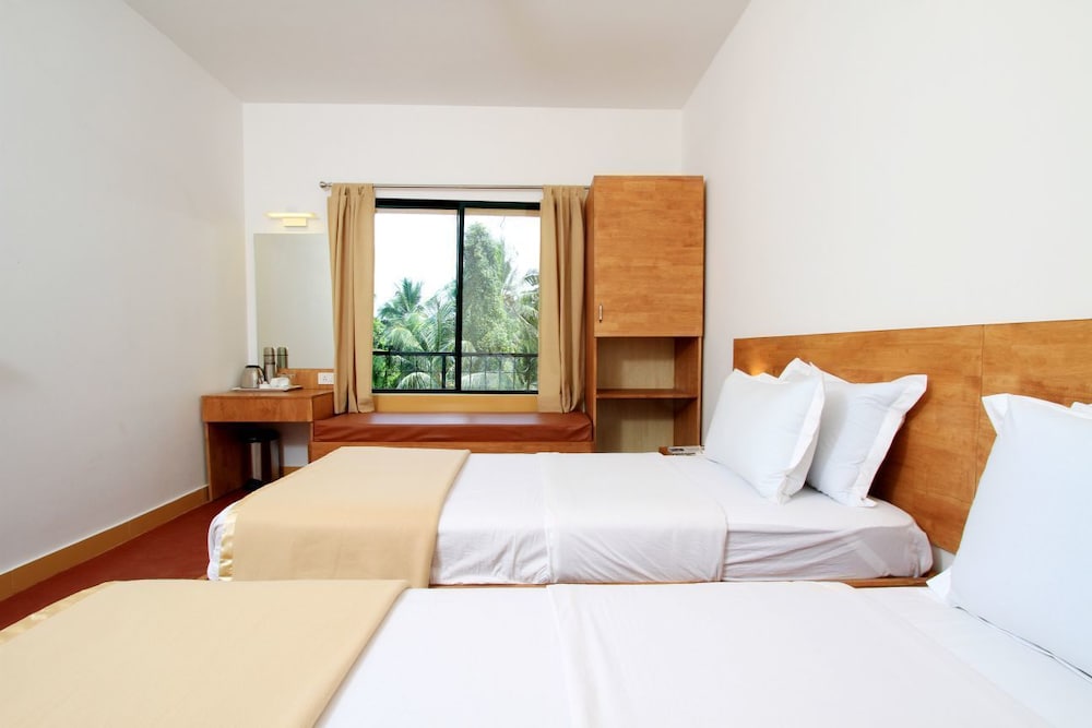 Hotel Dwara 8/15