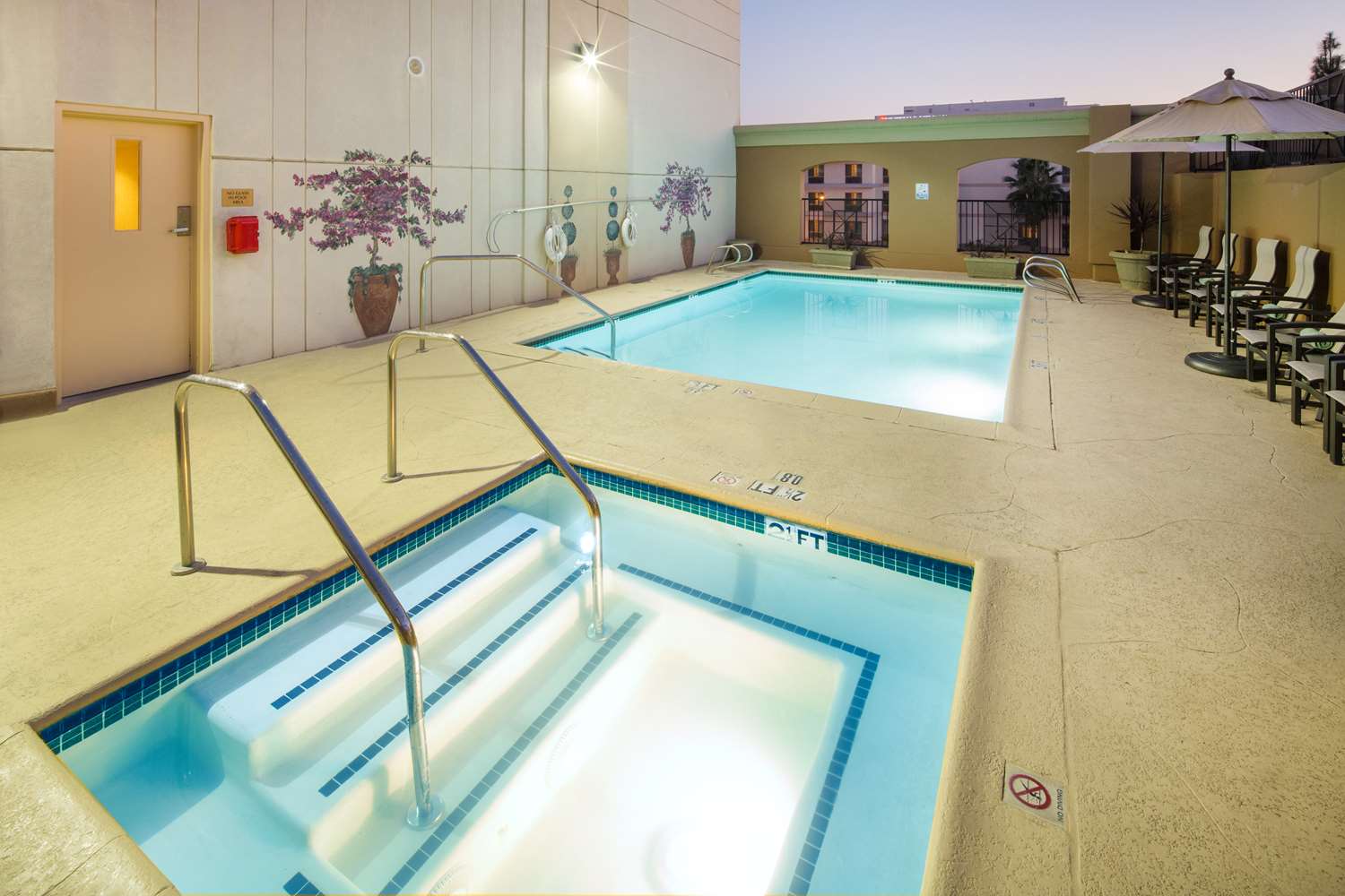 swimming pool spa