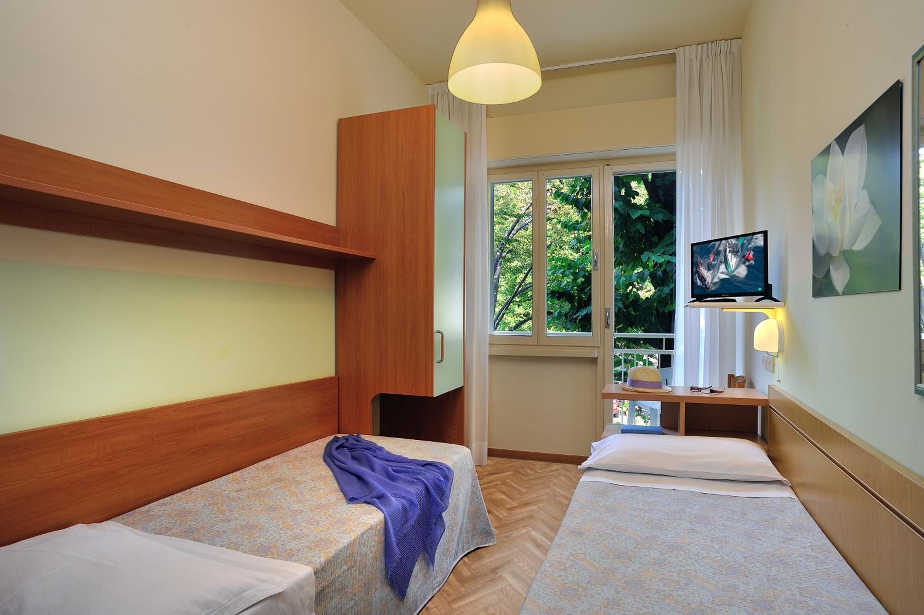 Hotel Capri 11/50