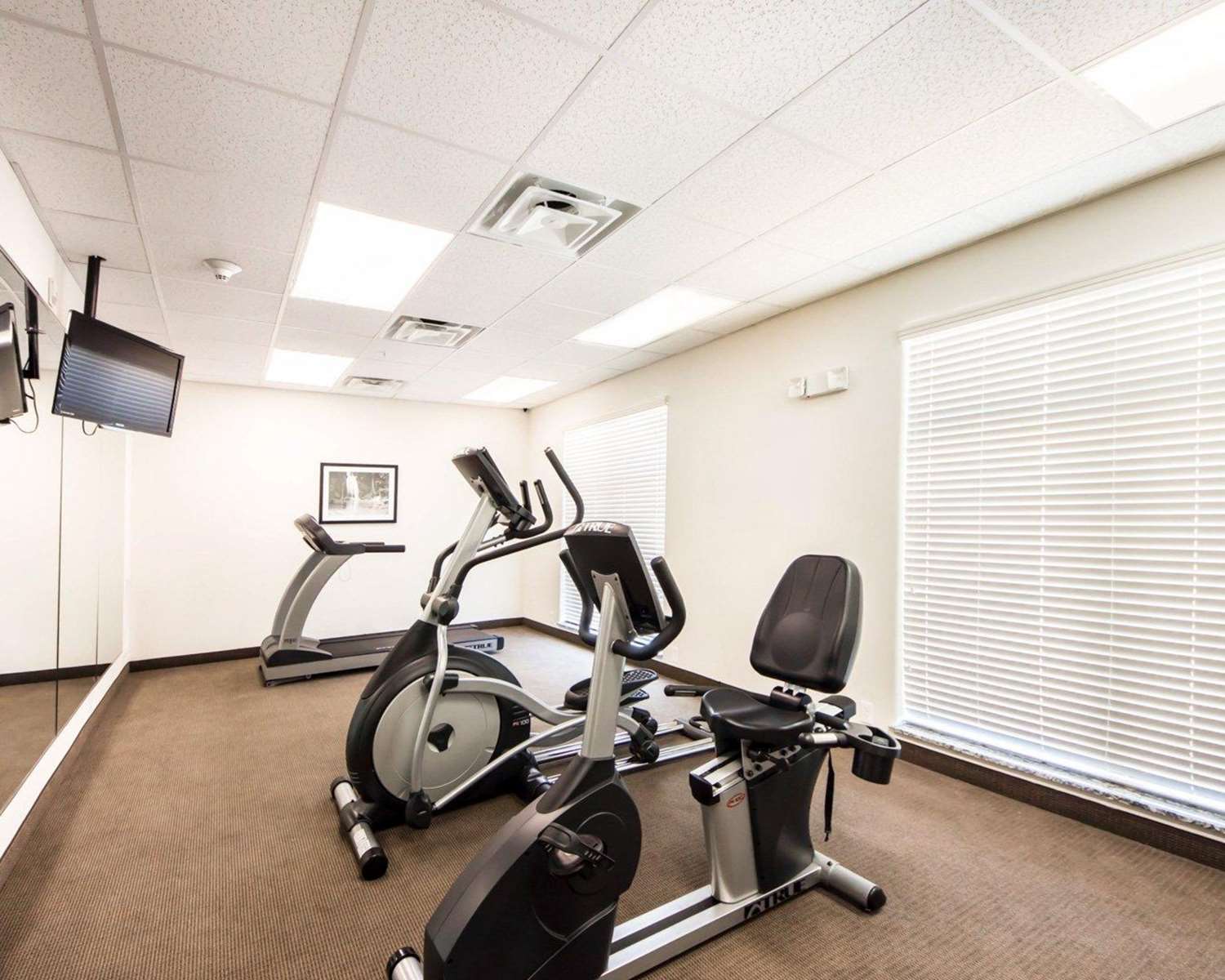 Sleep Inn & Suites Hennessey 26/38