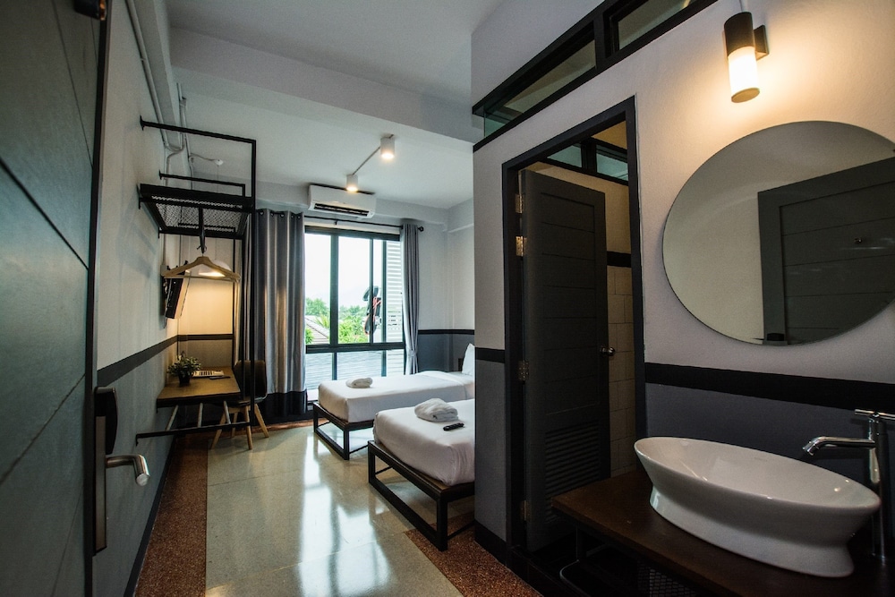 B Y Hotel Kanchanaburi 63/63