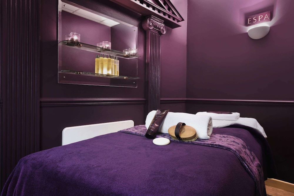 Cwrt Bleddyn Hotel & Spa 19/42