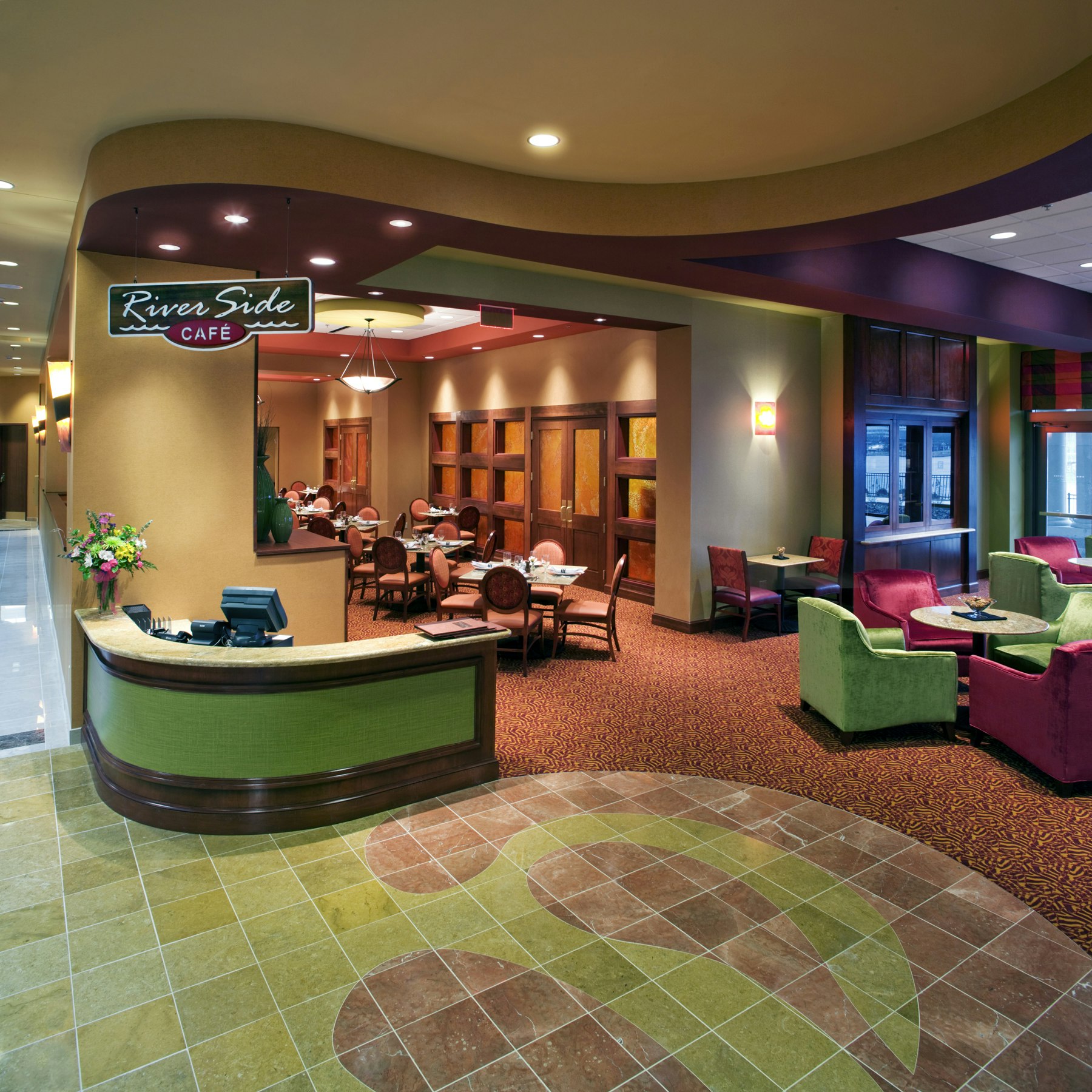 Embassy Suites By Hilton E Peoria Riverfront Conf Center 10/60