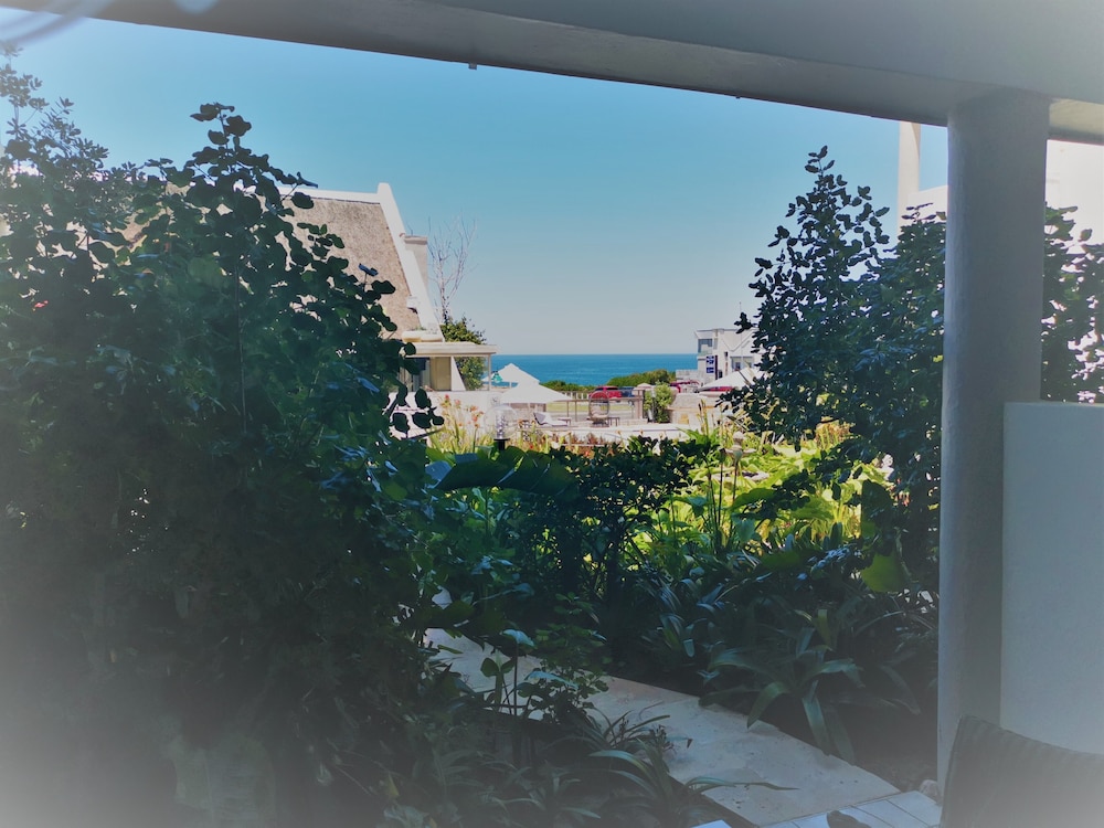 Misty Waves Boutique Hotel 64/79