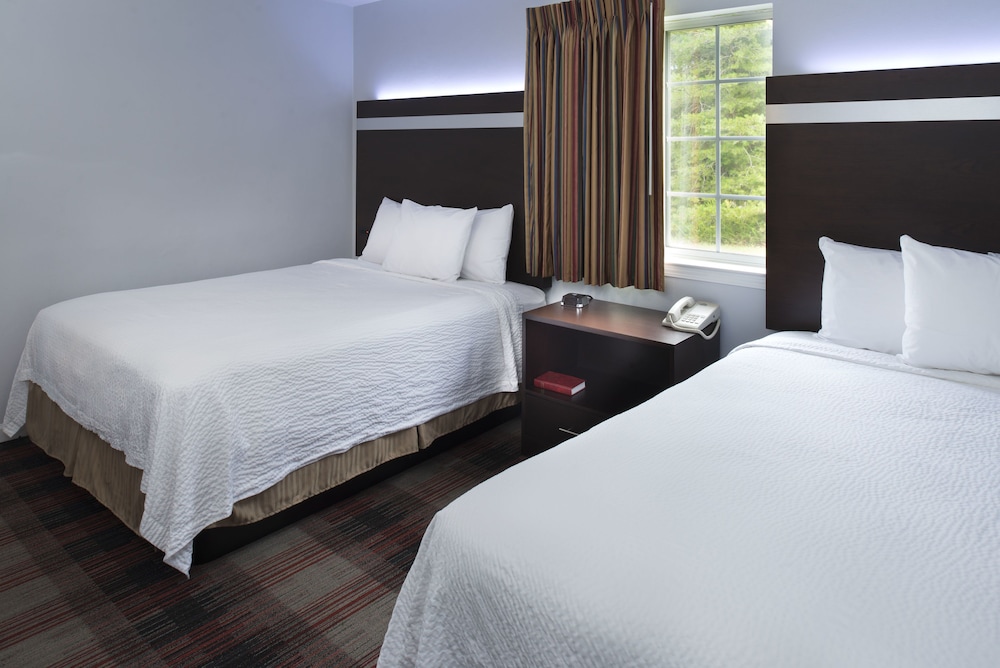 Luxbury Inn & Suites 11/34