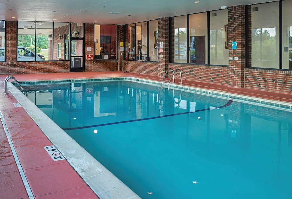 Red Roof Inn & Suites Lake Orion/Auburn Hills 6/37