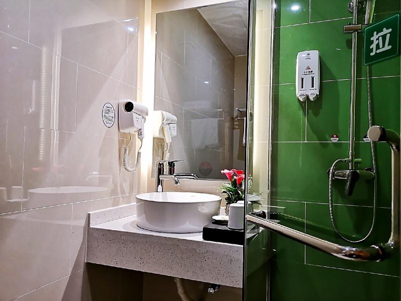 GreenTree Inn Fuzhou Linchuan Yizhong 51/53