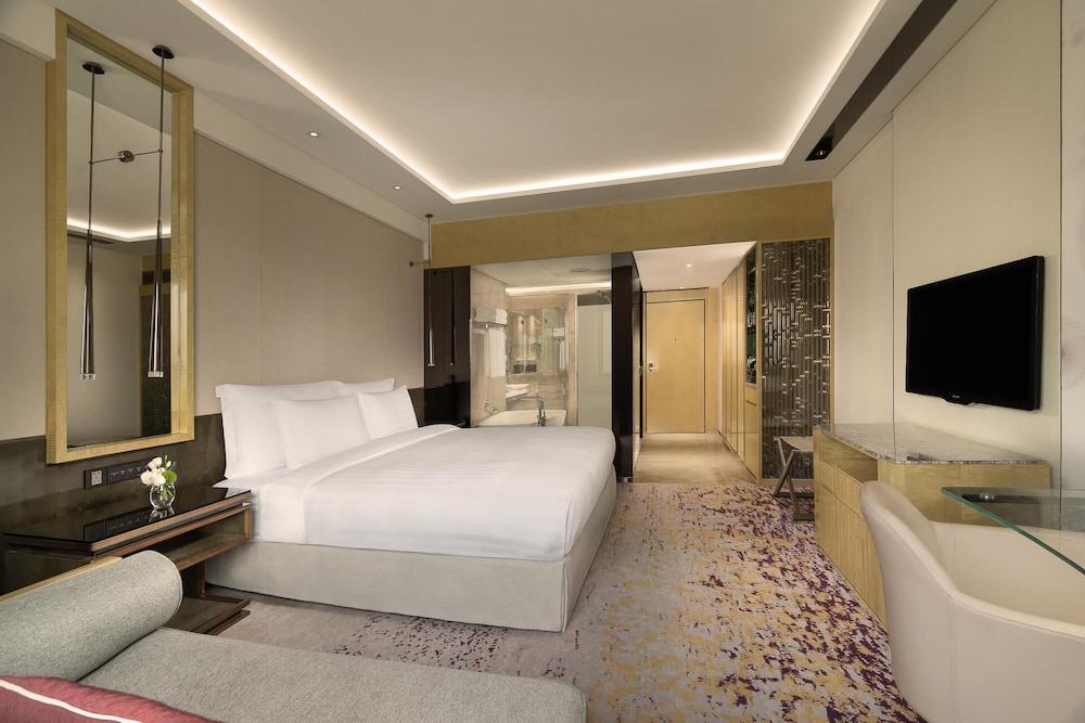 Executive, Single, King Bed, City View