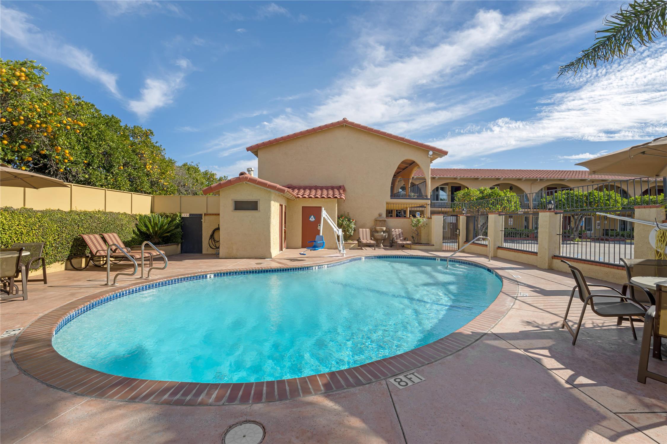 Best Western La Posada Motel 53/54