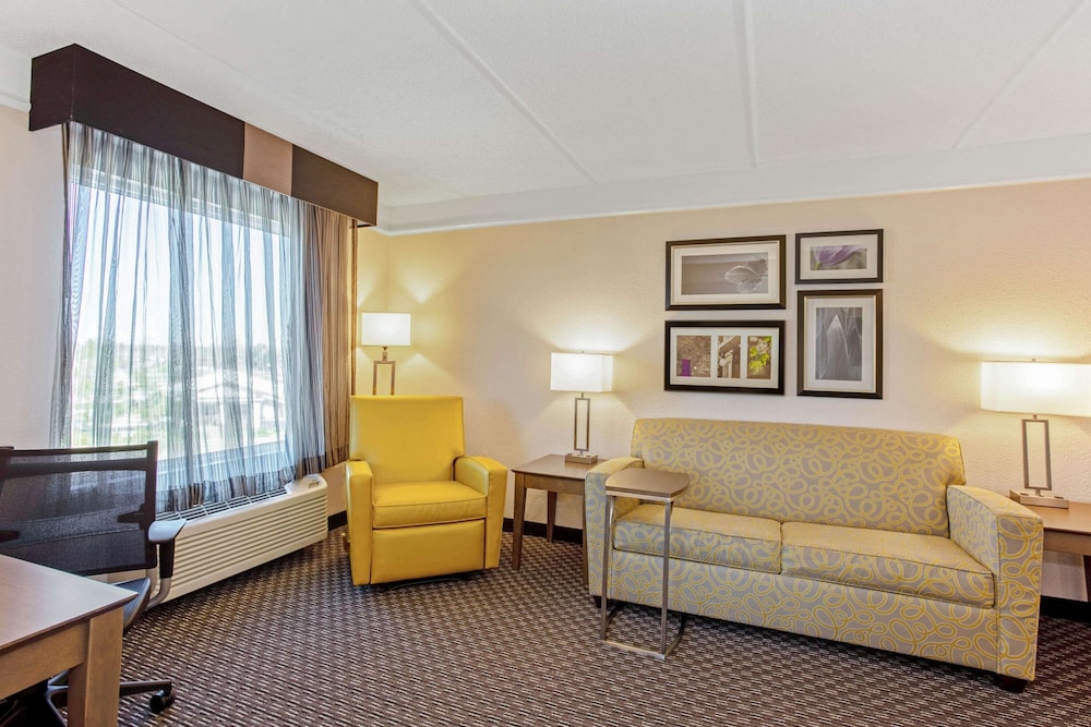 La Quinta Inn Suites Panama City 30/45