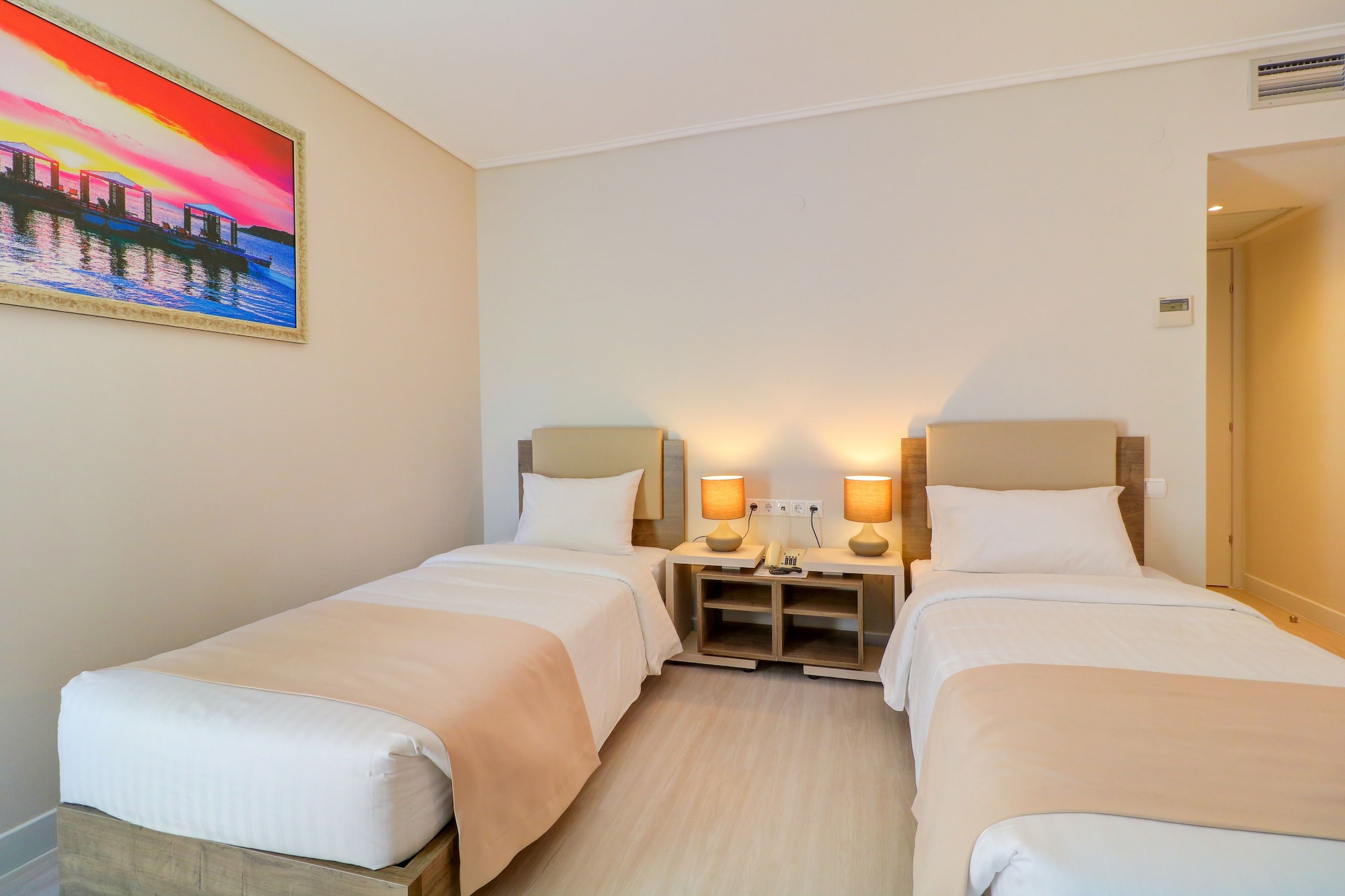 غرفة قياسية بسريرين منفصلين بإطلالة على المدينة، Palace Hotel 2/3