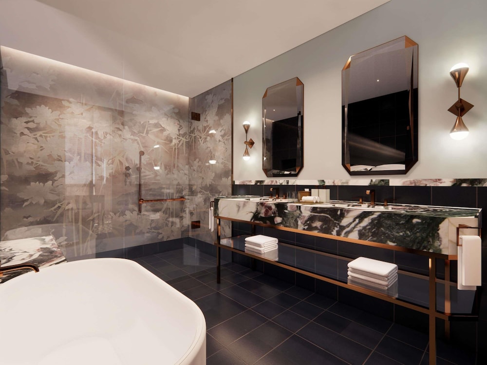 Fairmont New Orleans 49/51