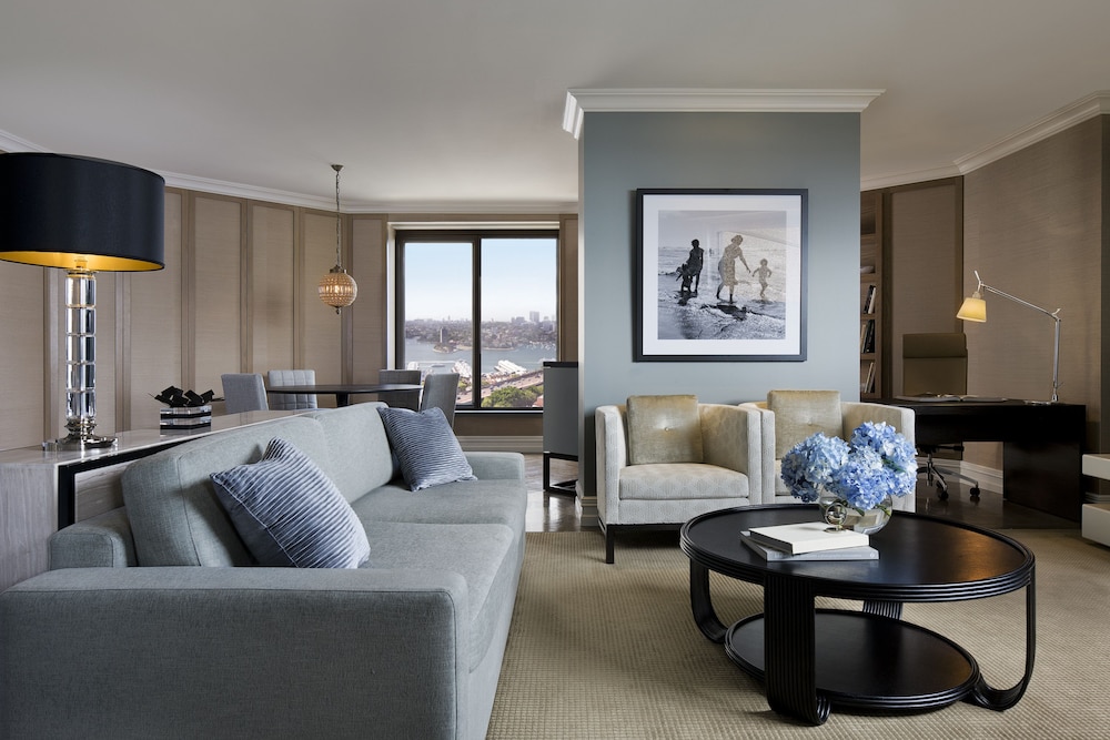 Four Seasons Hotel Sydney 33/43