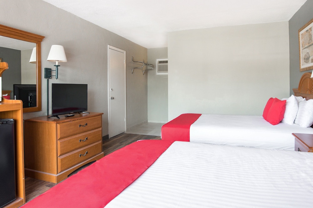 OYO Hotel Mustang Silverspring FL 24/33