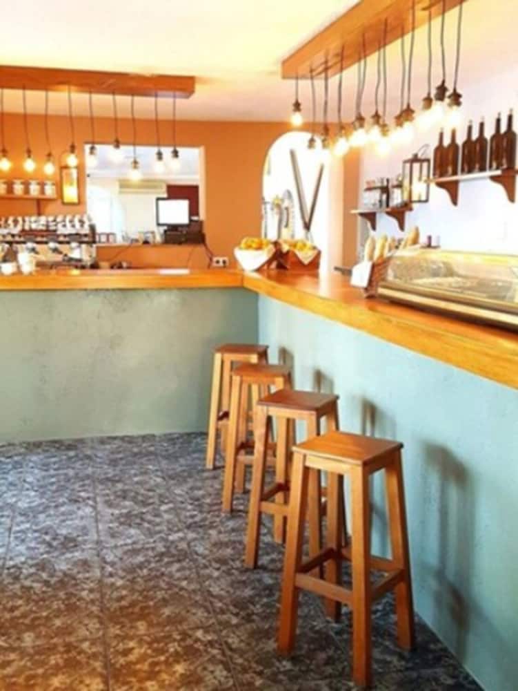 El Flamenco Hostal 40/56