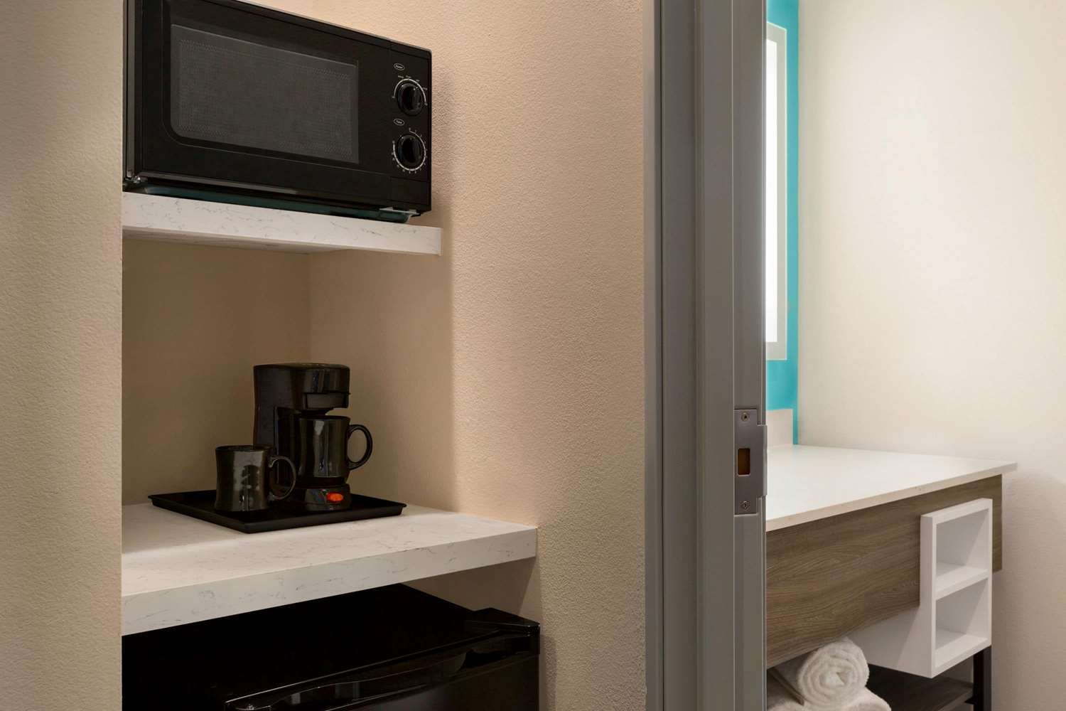 La Quinta Inn and Suites by Wyndham Richmond-Sugarland 28/28