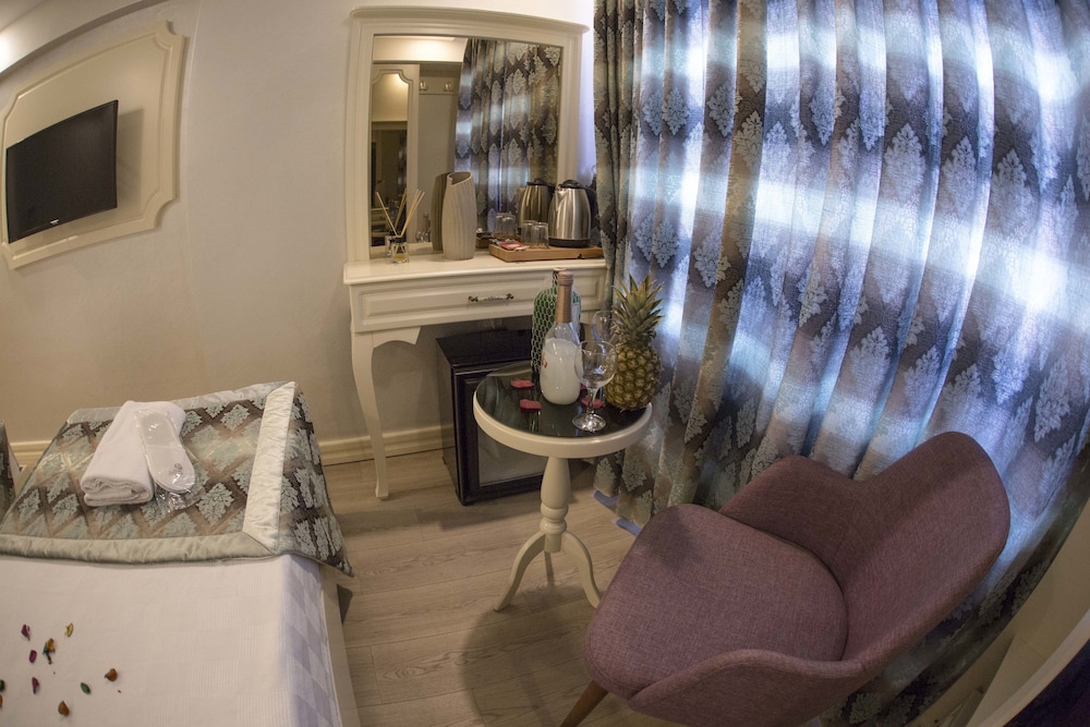 Sirkeci Ersu Hotel 54/70