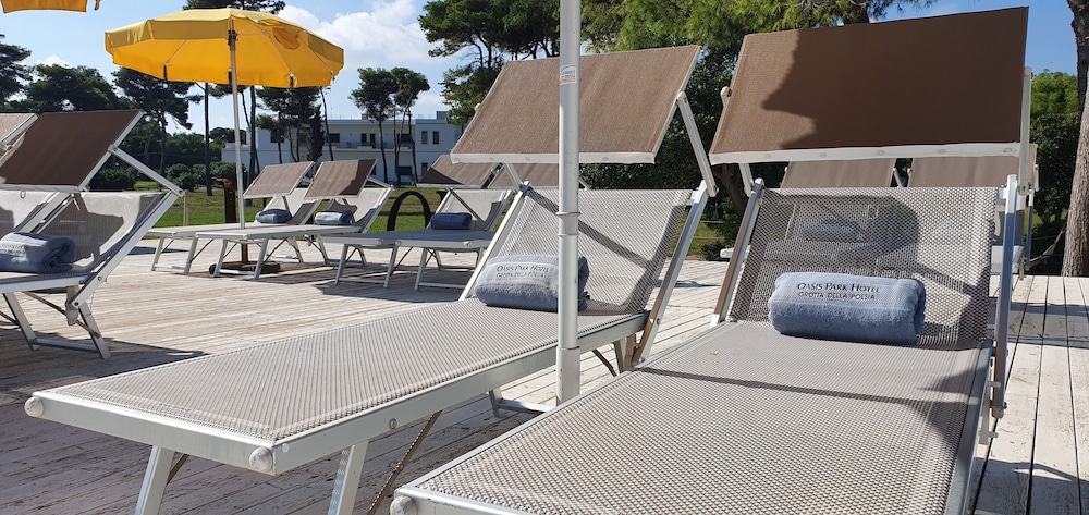 Oasis Park Hotel 35/43