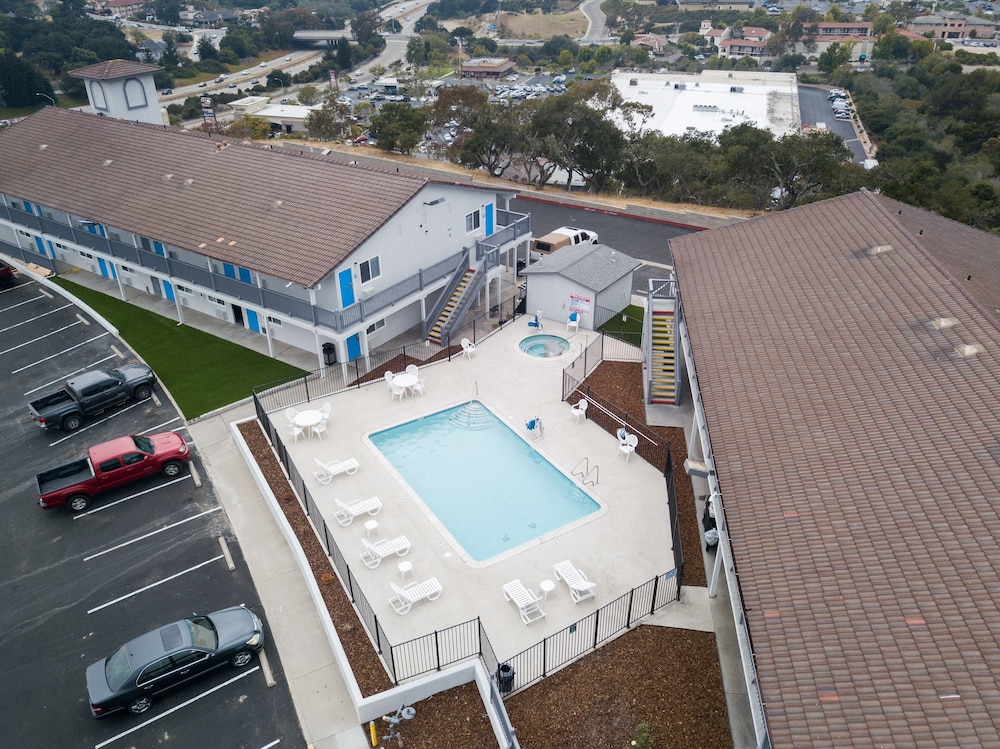 Days Inn by Wyndham Arroyo Grande/Pismo Beach 11/62