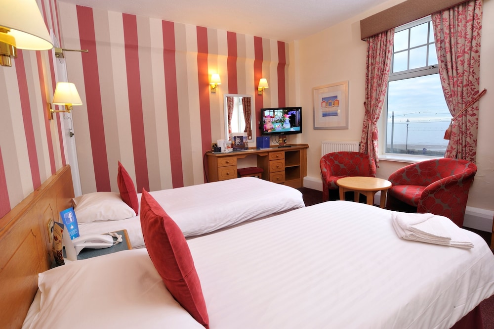 The Cliffs Hotel Blackpool 25/74