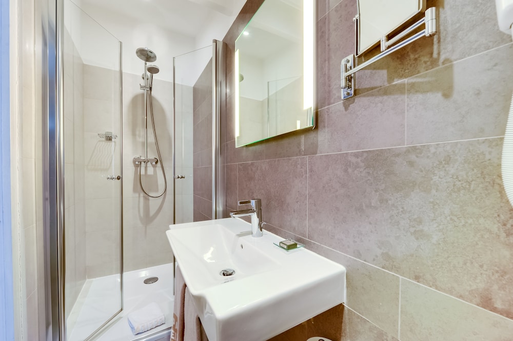 Hotel Passy Eiffel 35/67