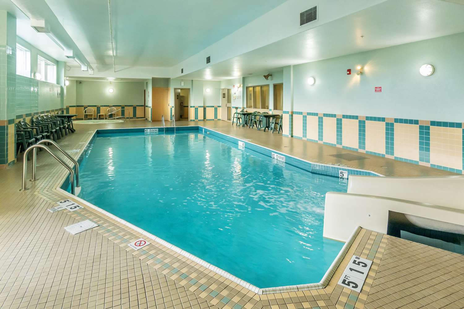Comfort Inn & Suites Salmon Arm 10/26