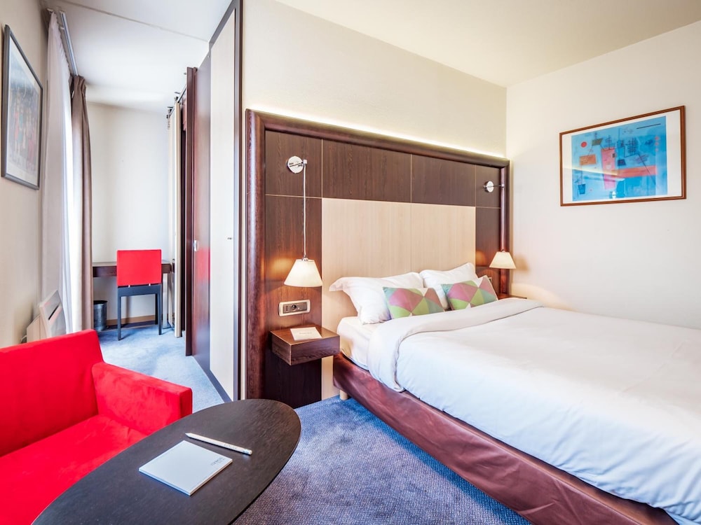 HOTEL DE BONLIEU 2/15
