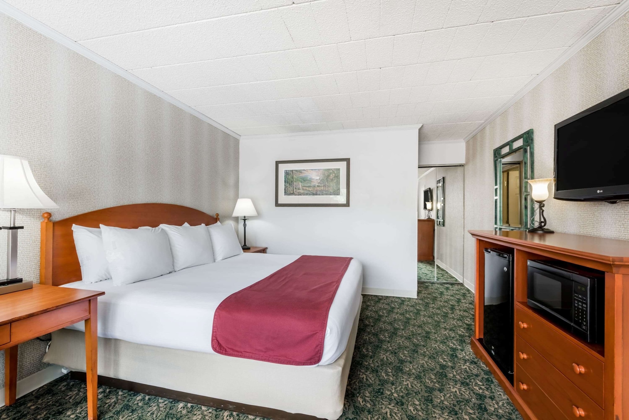Room, King Bed, Exterior Entrance