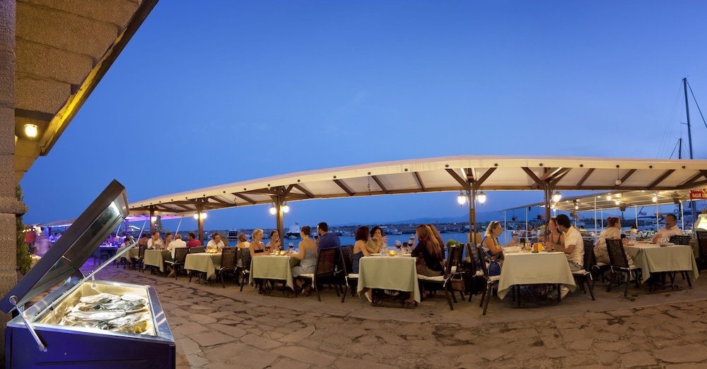 Assos Behram Hotel 31/43