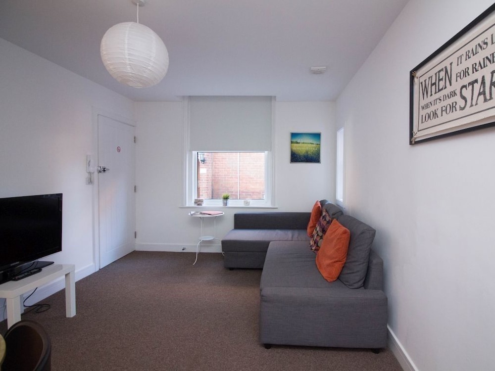 Beddoe Apartments 33/50