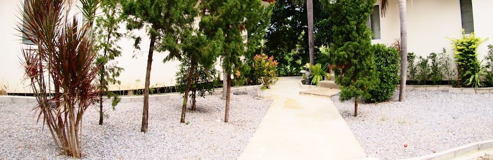 Phetnamneung Resort 13/22