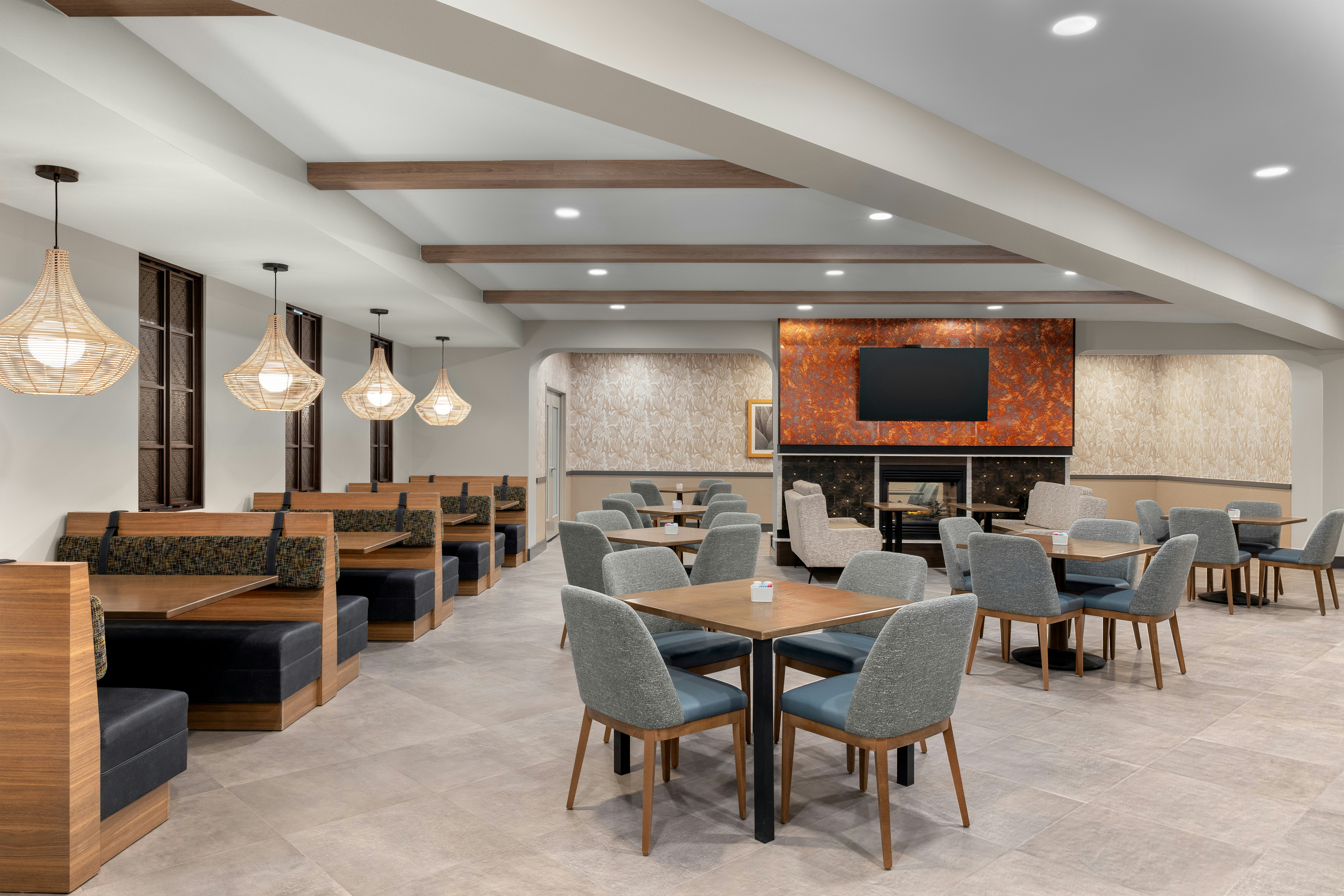 DoubleTree by Hilton Phoenix Midtown 40/50