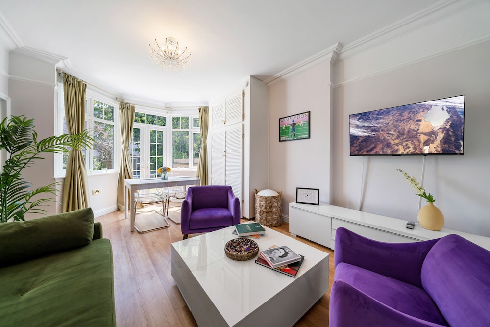 Wimbledon Holiday Lets 23/50