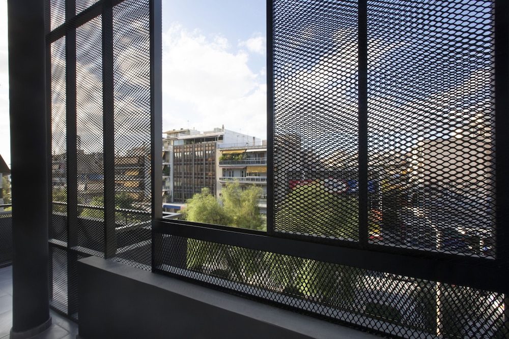 Thisean Modern Suites 7/50