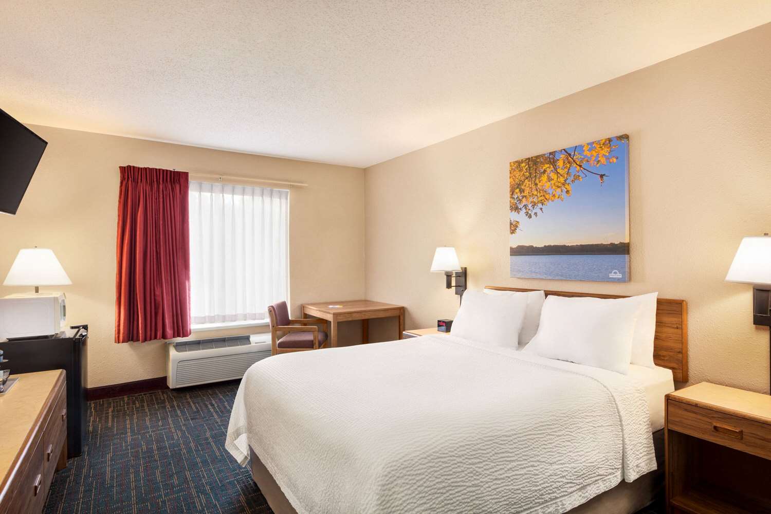 Days Inn by Wyndham Hurley 7/26