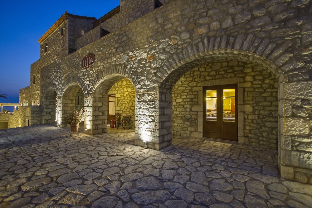 ITILO TRADITIONAL HOTEL 31/68