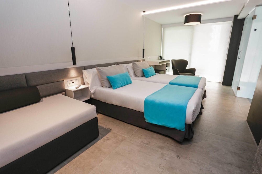 URBAN, DOUBLE BED