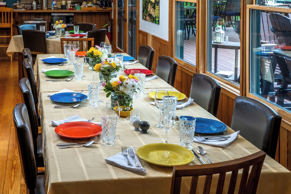 Bent Creek Lodge Bed &amp; Breakfast 37/50