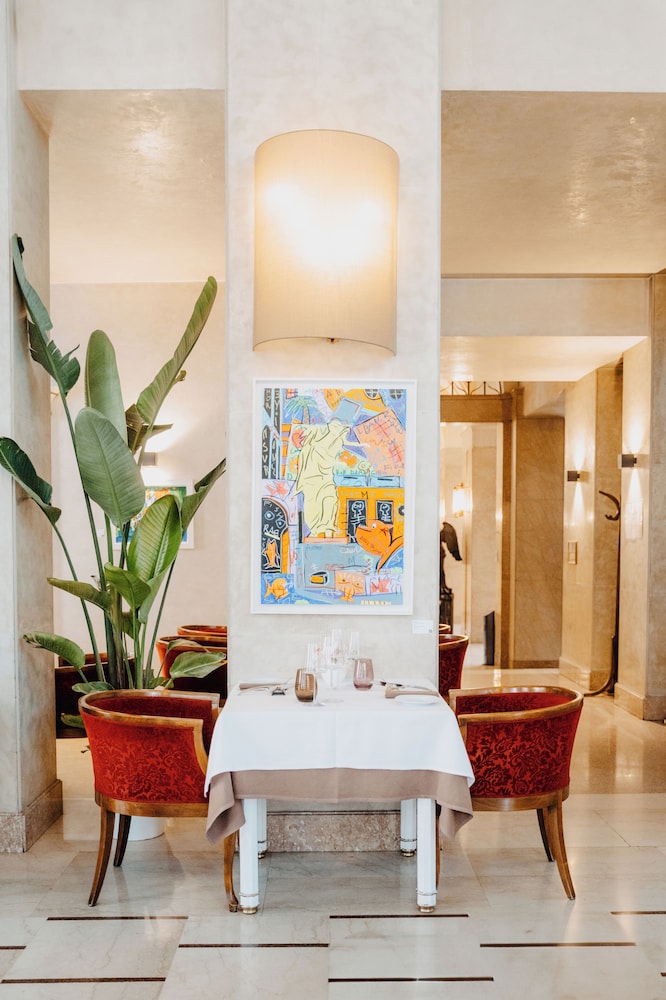 Vittoria Hotel 18/75