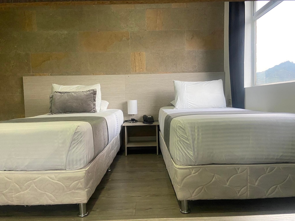 Hotel Porton Sabaneta 26/50