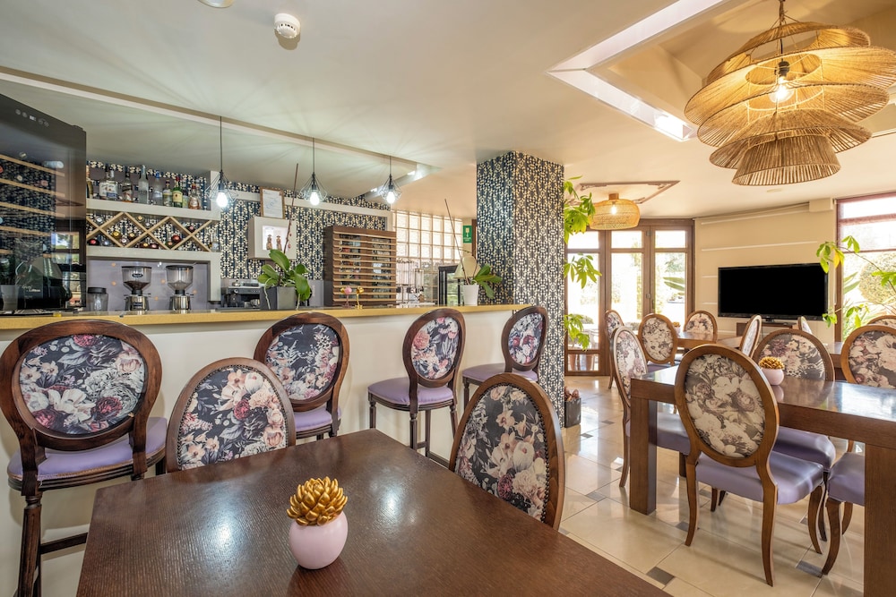 Areti Suites 36/50