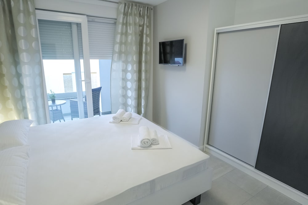 Apartments Tomana 15/50
