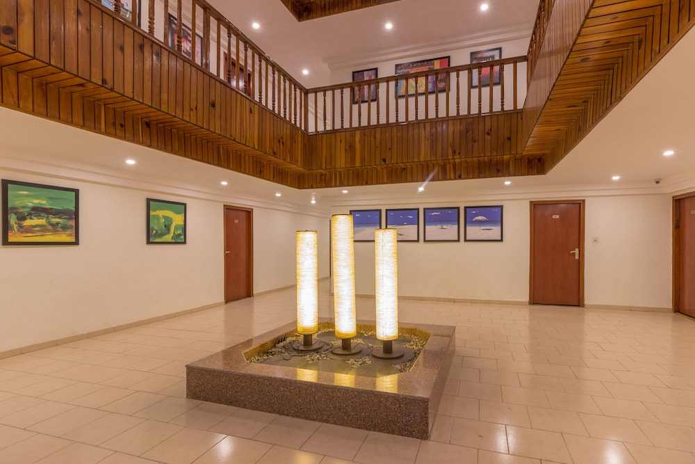 Golden Tulip Manali 8/92