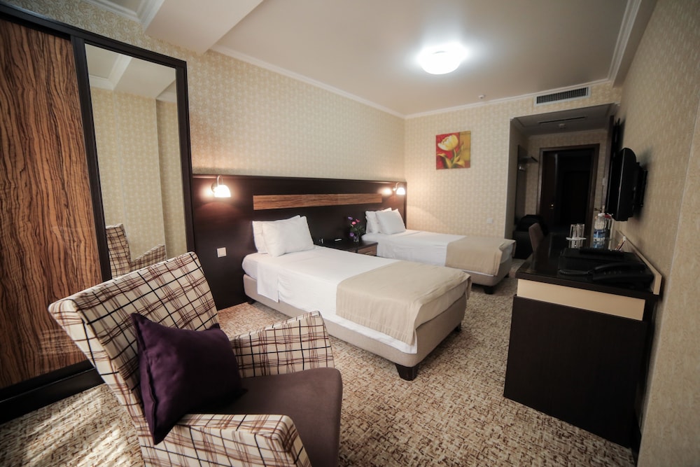Onyx Hotel 12/58